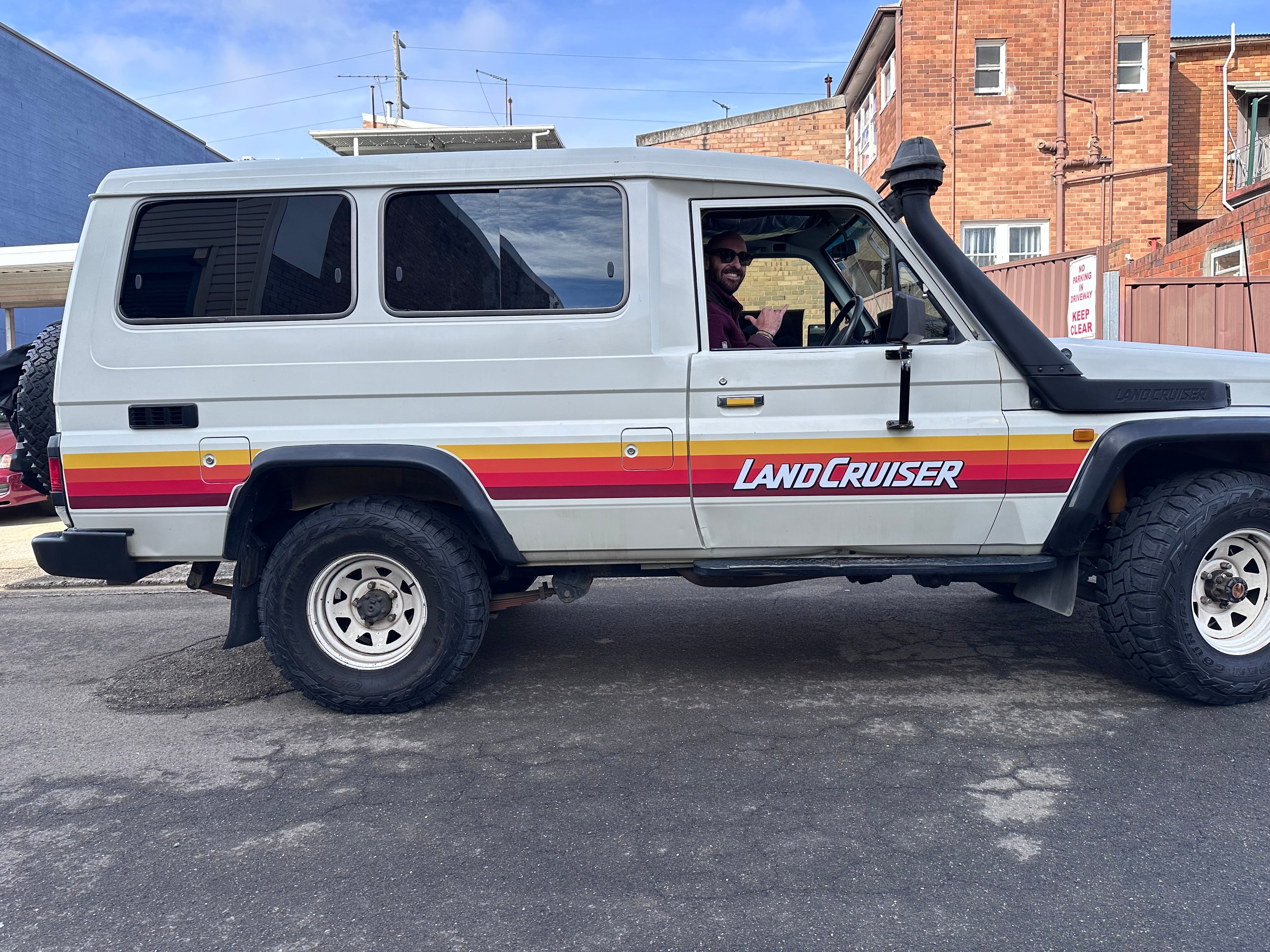 Troopy Sunset Stripe Kit – Retro Californian Decals for Troopcarrier with Wheel Arch Flares